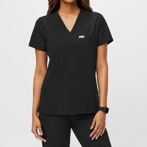 Figs, technical collection scrub top. SIZE: S